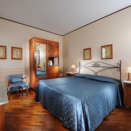 Hotel La Calcina Венеция Екстериор снимка