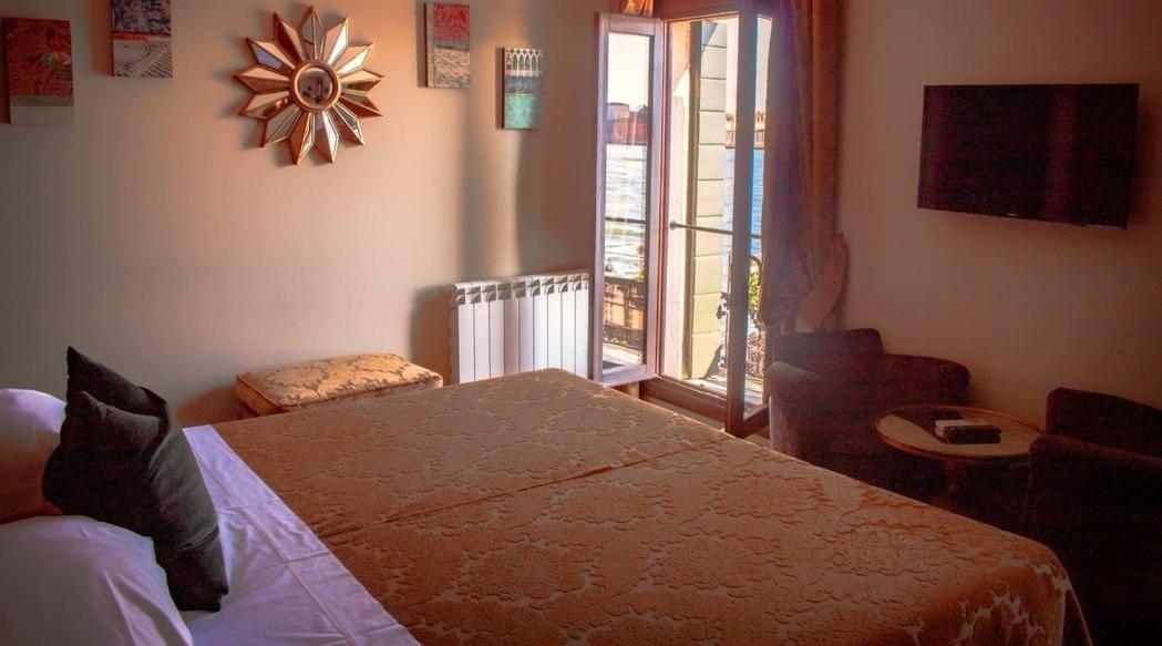 Hotel La Calcina Венеция Екстериор снимка