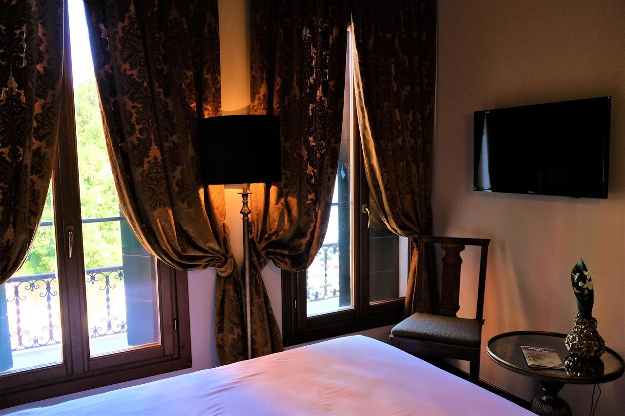 Hotel La Calcina Венеция Екстериор снимка