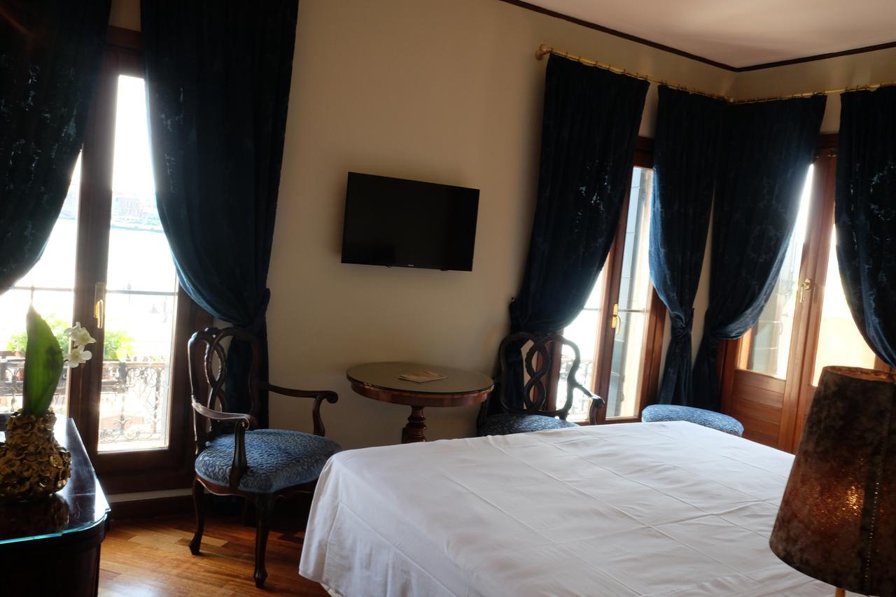 Hotel La Calcina Венеция Екстериор снимка