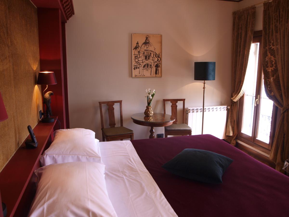 Hotel La Calcina Венеция Екстериор снимка