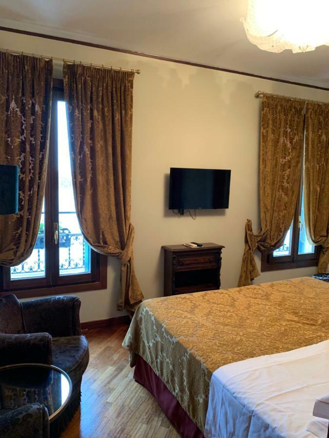 Hotel La Calcina Венеция Екстериор снимка