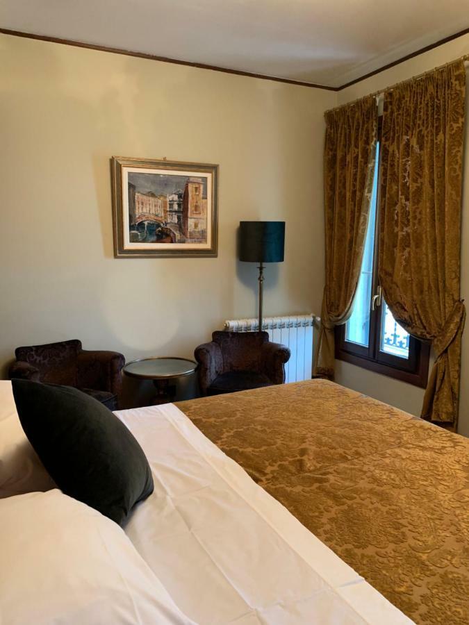 Hotel La Calcina Венеция Екстериор снимка
