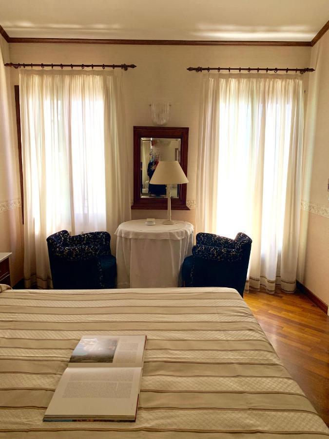 Hotel La Calcina Венеция Екстериор снимка