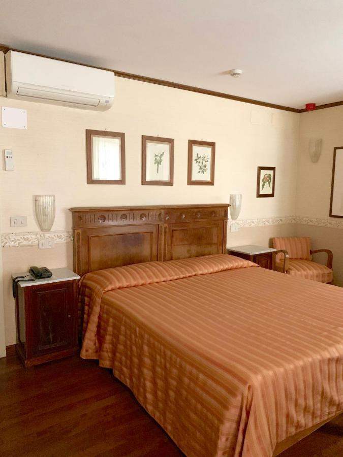 Hotel La Calcina Венеция Екстериор снимка