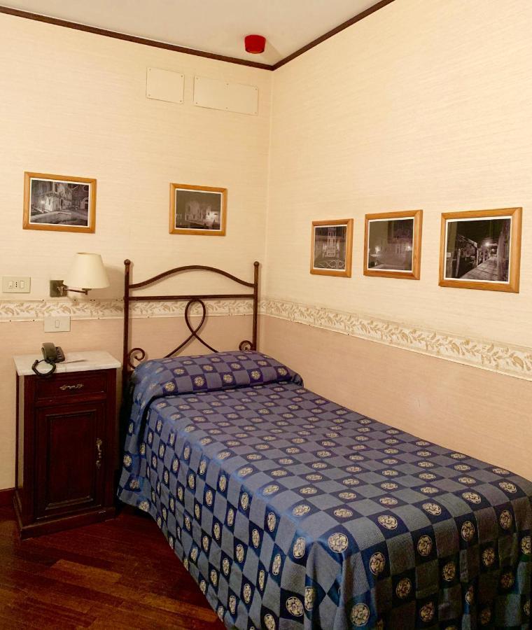Hotel La Calcina Венеция Екстериор снимка