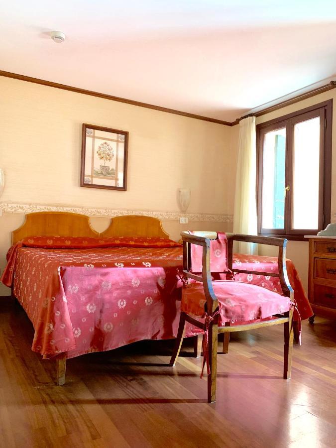 Hotel La Calcina Венеция Екстериор снимка