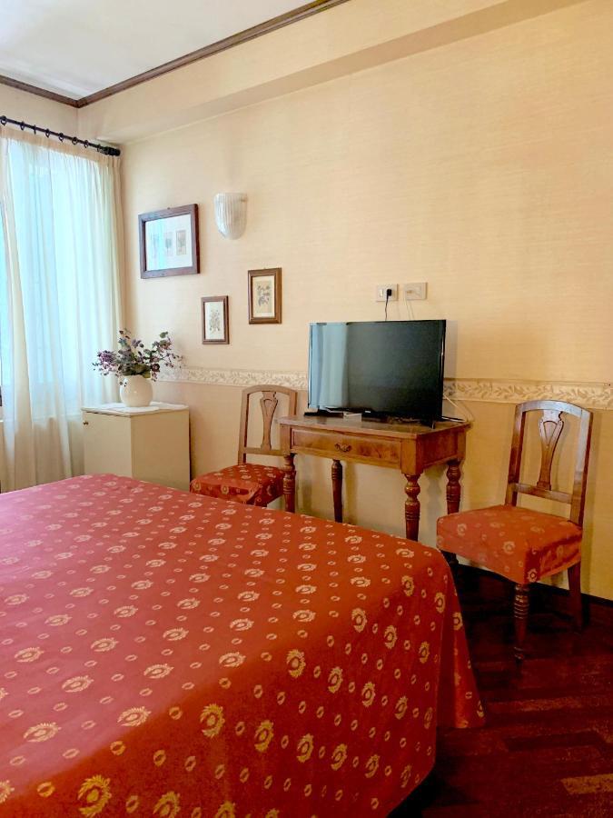 Hotel La Calcina Венеция Екстериор снимка
